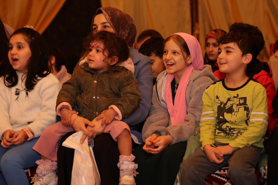 Ramazan akşamları otağ çadırında yaşanıyor
