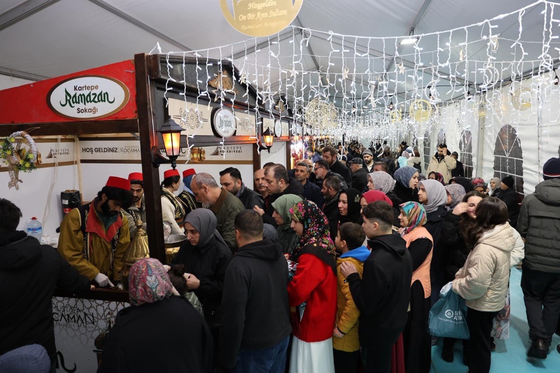 Ramazan akşamları otağ çadırında yaşanıyor
