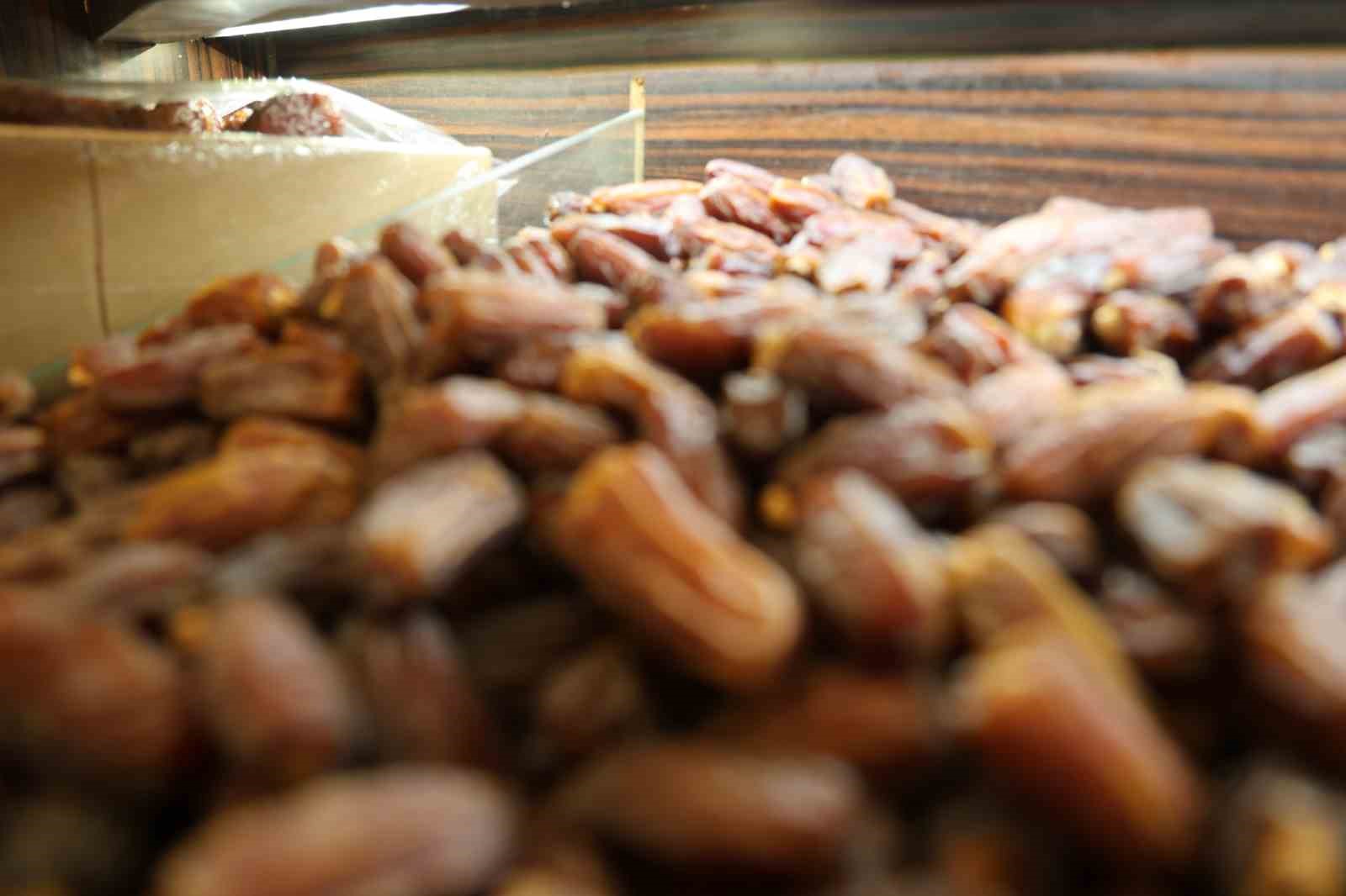 Ramazan ayı bereketi aktarlara yansıdı
