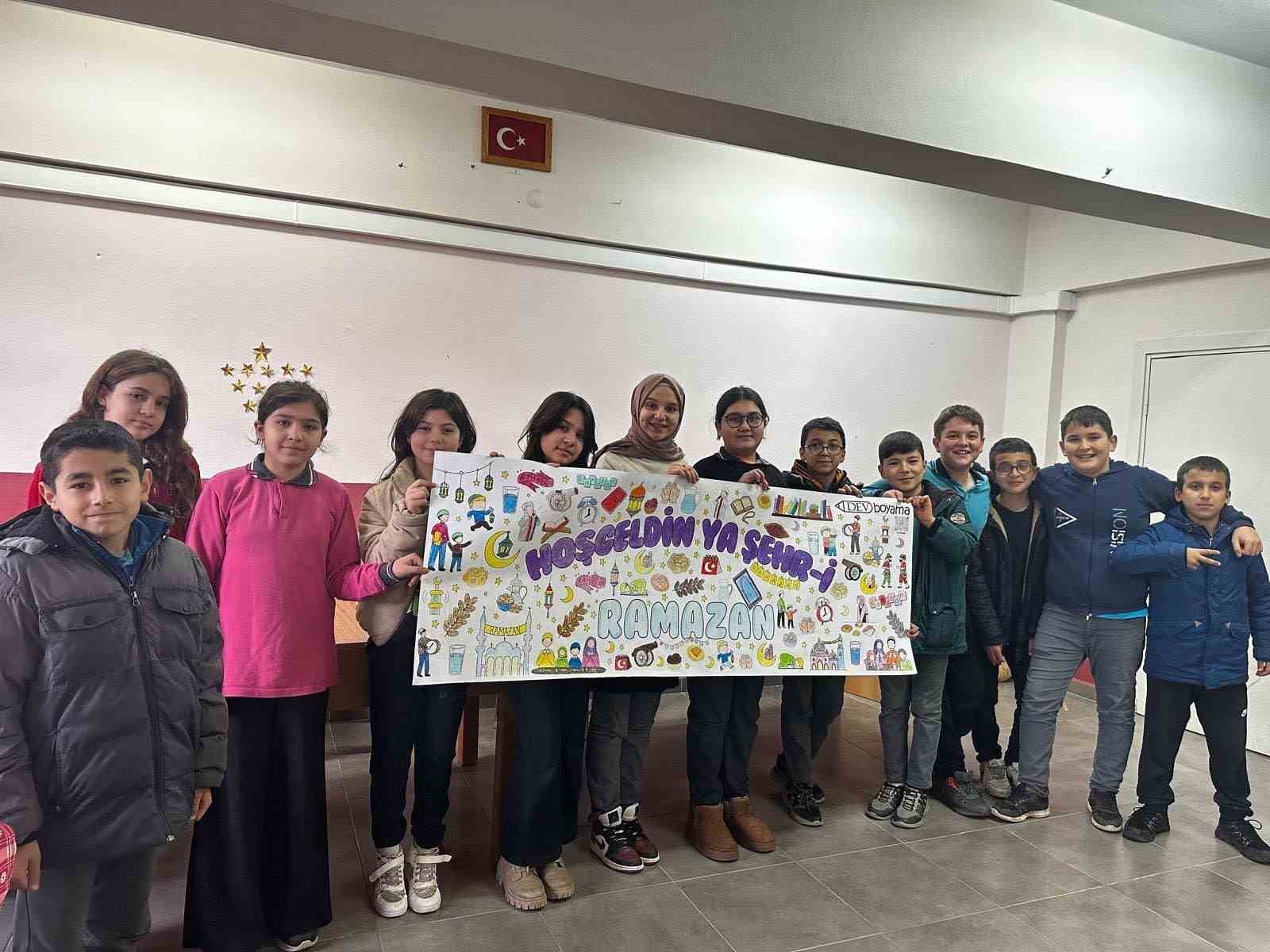 Ramazan ayı, "Maarifin Kalbinde Ramazan" temasıyla karşılanacak
