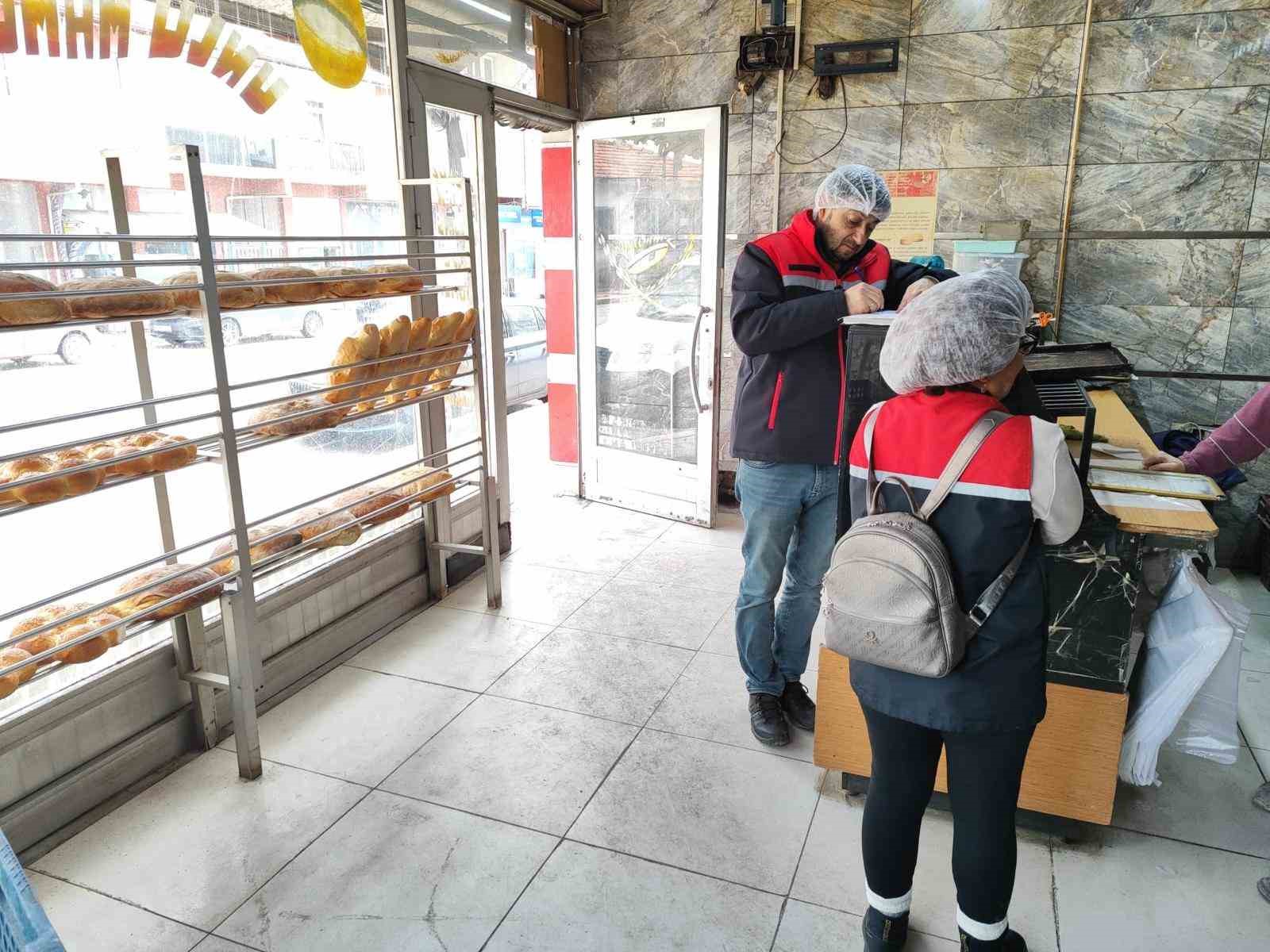 Ramazan ayında gıda denetimleri aralıksız sürüyor
Ramazan ayında gıda denetimleri aralıksız sürüyor