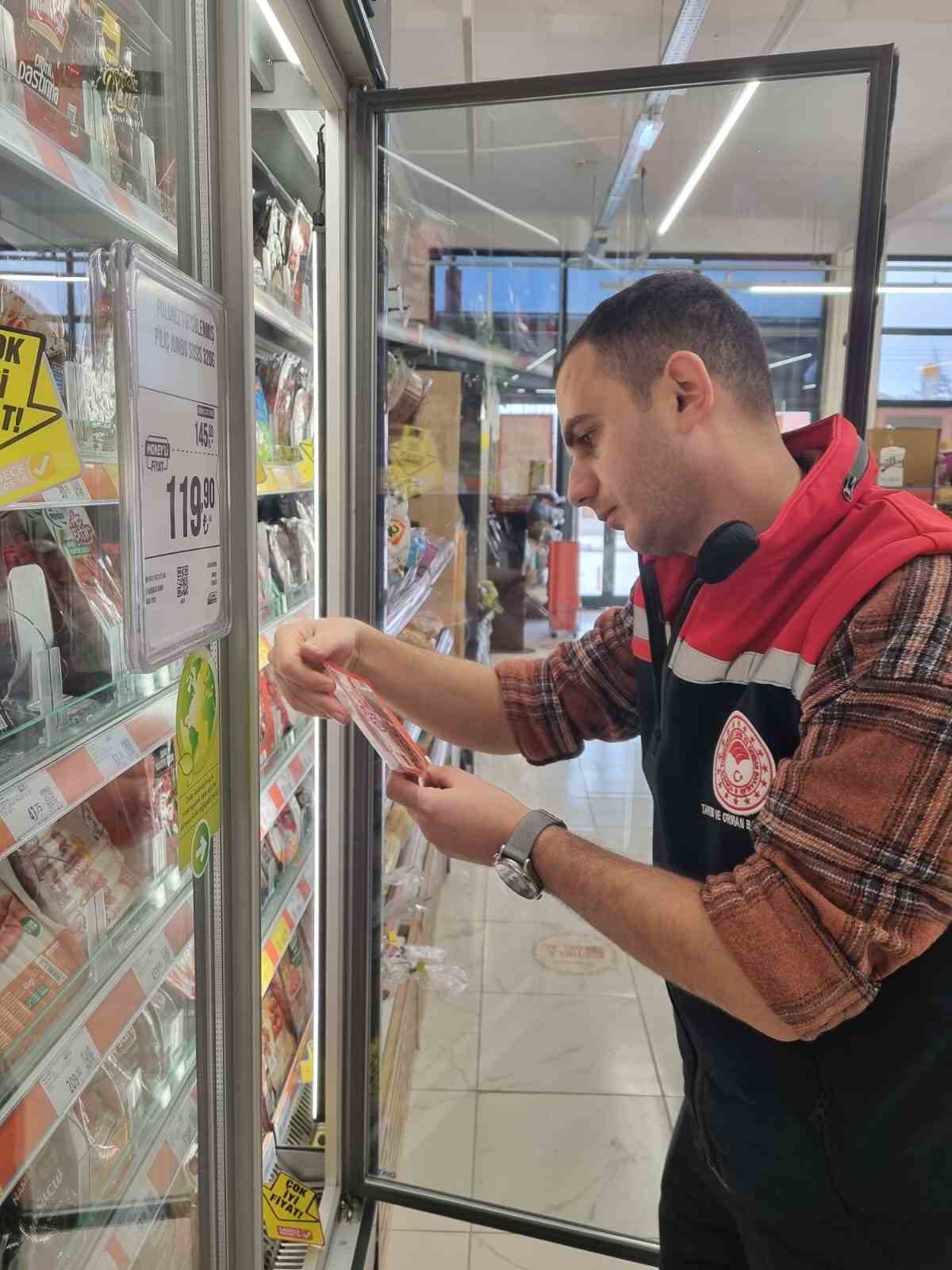 Ramazan ayında gıda denetimleri aralıksız sürüyor
Ramazan ayında gıda denetimleri aralıksız sürüyor