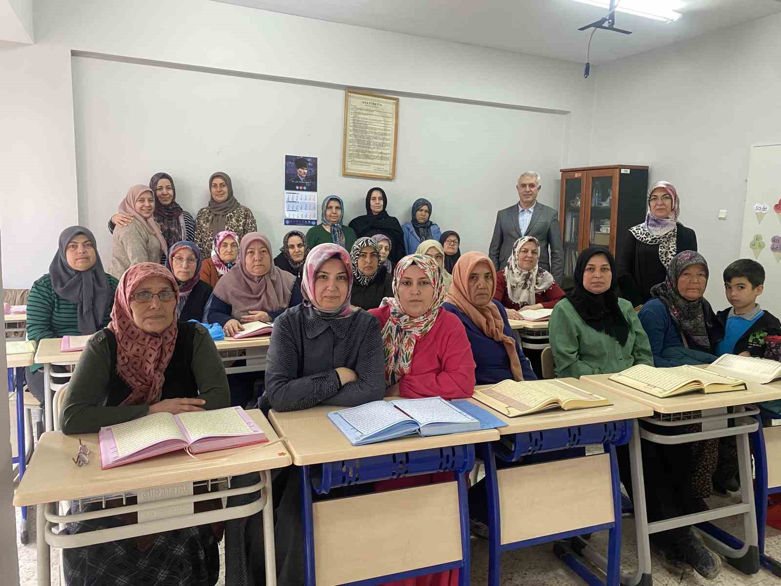 Ramazan ayında manevi eğitime yoğun ilgi
