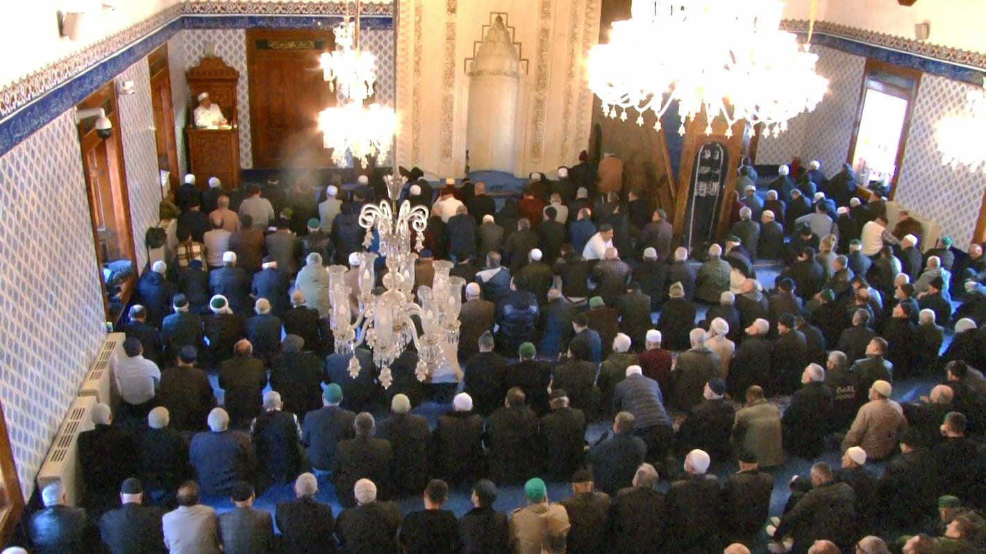 Ramazan ayının ilk cumasında Hacı Bayram Veli Camii doldu taştı
