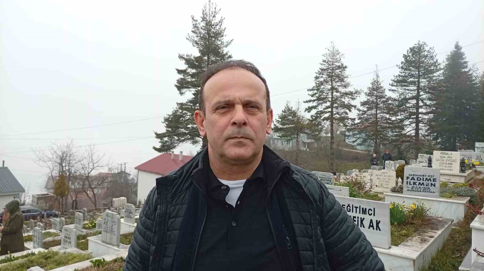 Ramazan Bayramı öncesi mezarlıklara akın ettiler: Kabir başında dua ve gözyaşı
