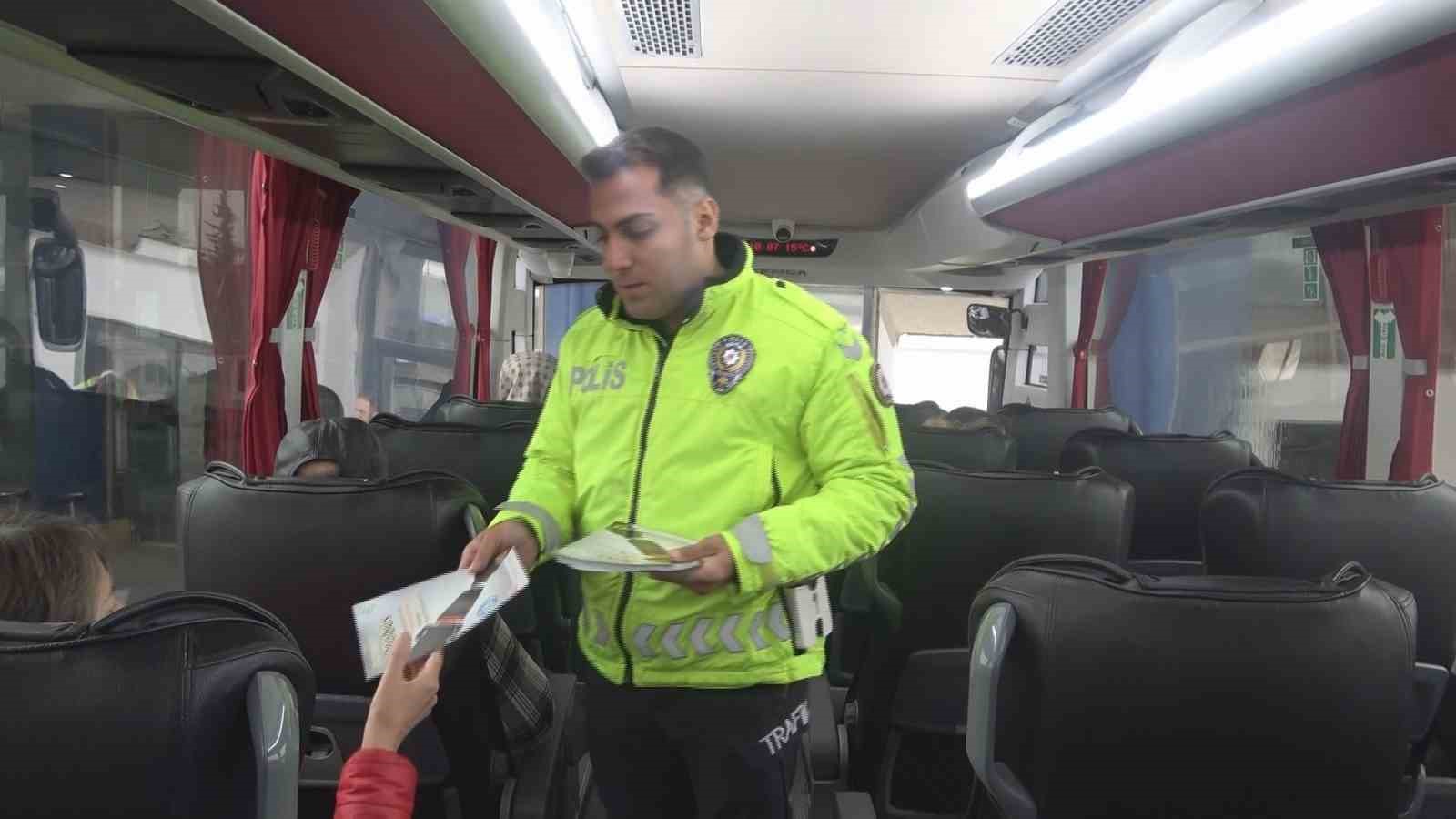 Ramazan Bayramı öncesi otobüs terminalinde trafik denetimi
