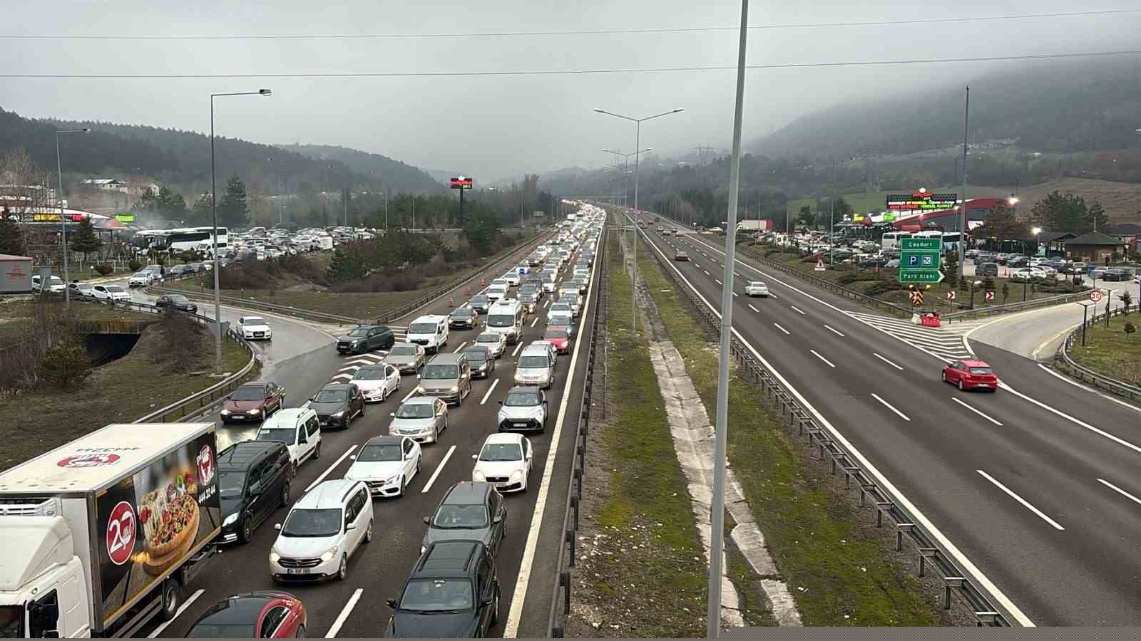 Ramazan Bayramı’nda Bolu’dan 331 bin araç geçiş yaptı
