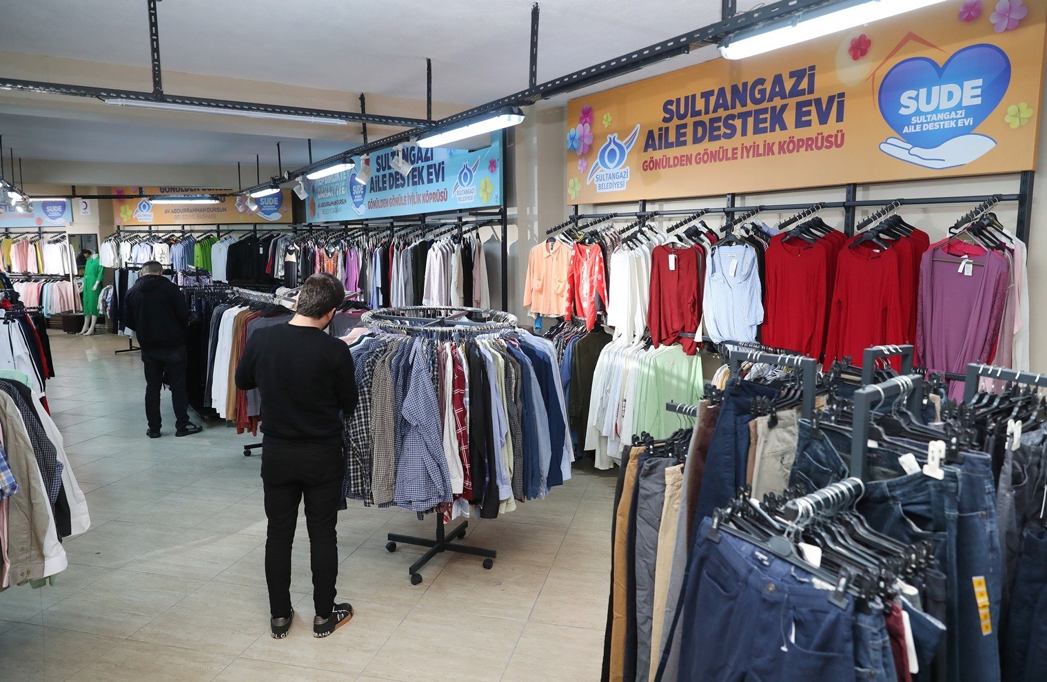 Ramazan boyunca Sultangazi Belediyesi yine ihtiyaç sahiplerinin yanında oldu
