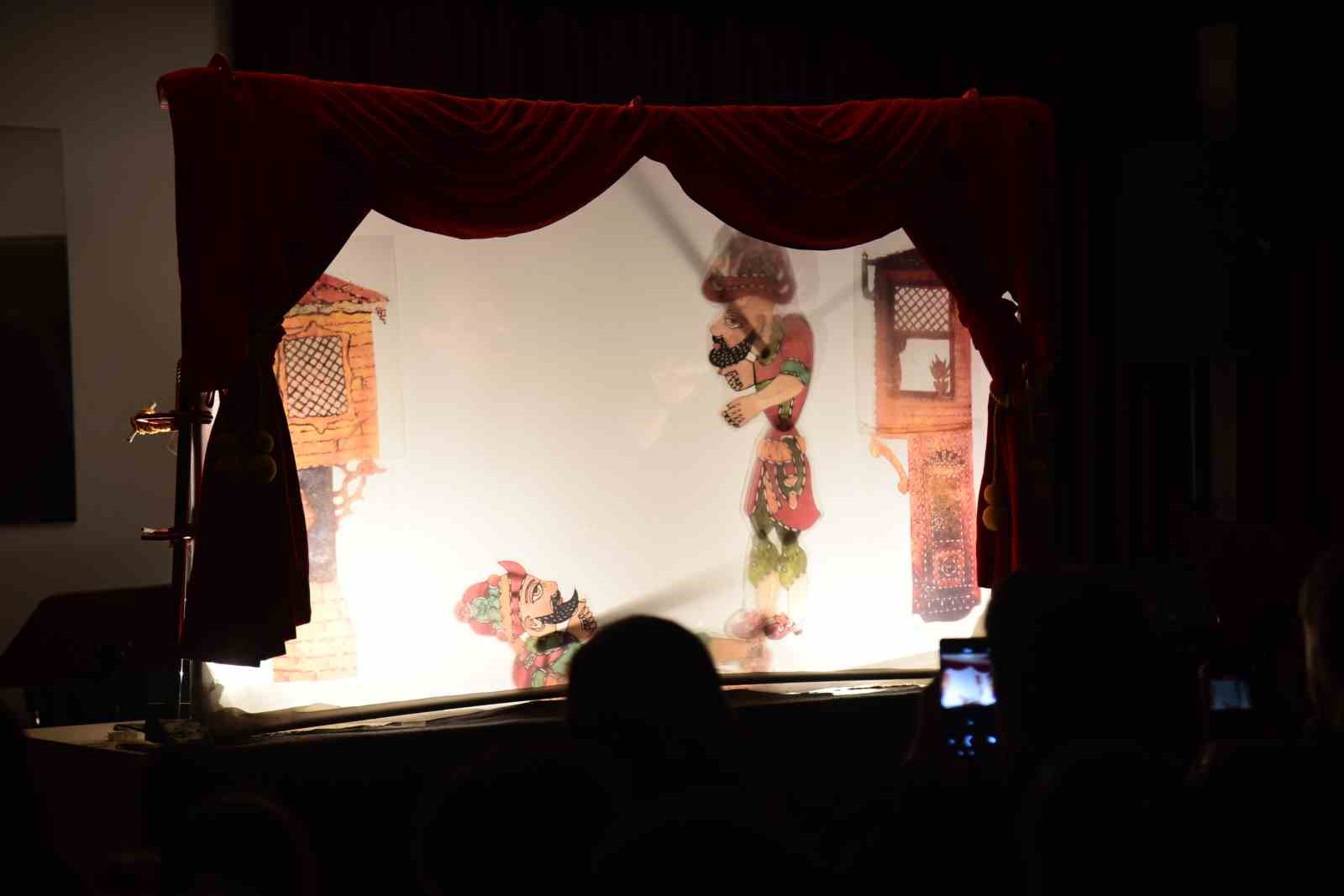 Ramazan coşkusu kültür ve sanatla buluşuyor
Ramazan coşkusu kültür ve sanatla buluşuyor