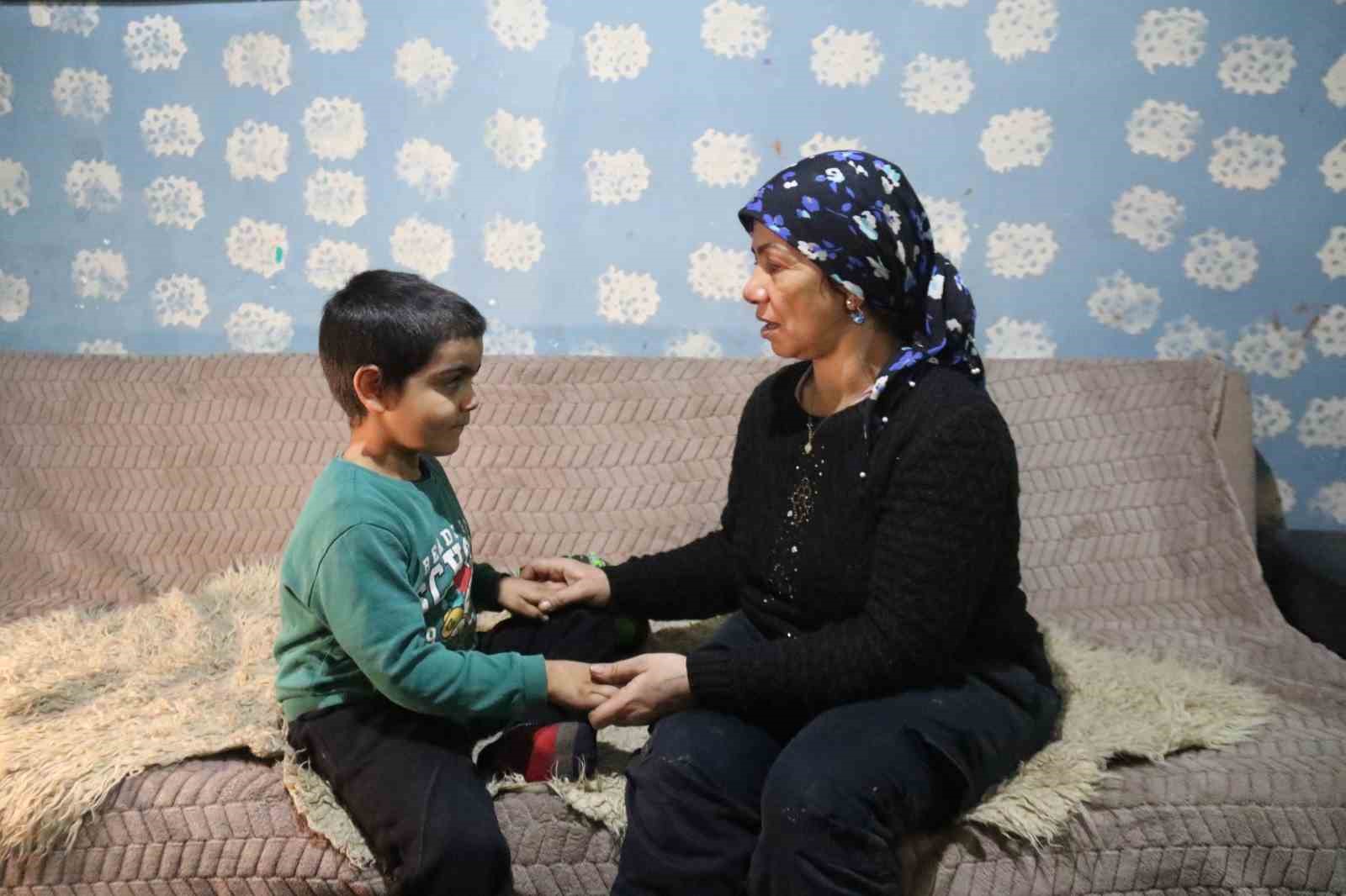 Ramazan davulcusu babaannenin torununa ‘ışık’ olmak için hayırseverler harekete geçti
