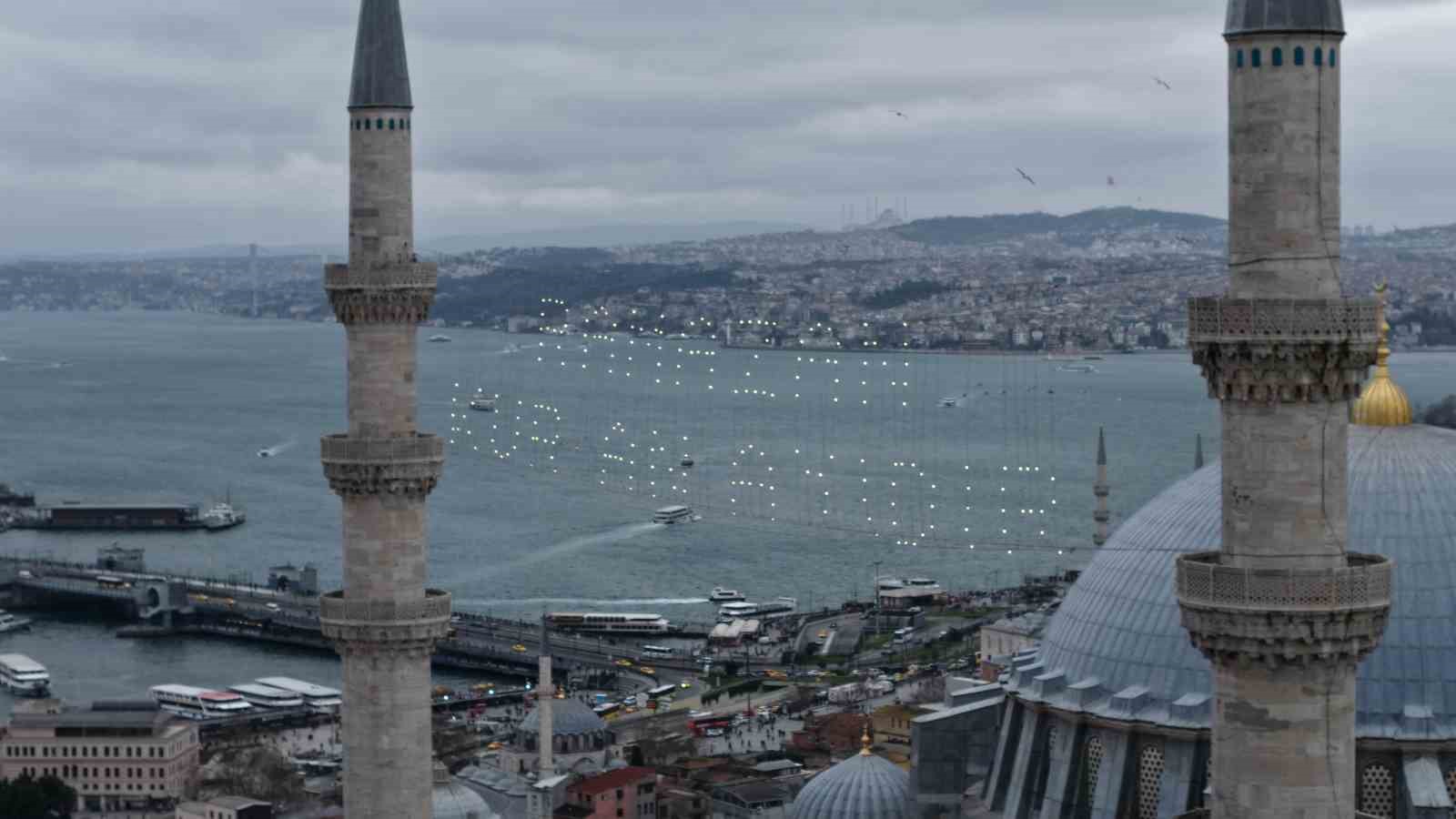 Ramazan-ı Şerif’in müjdecisi mahyalar İstanbul’u süslemeye başladı

