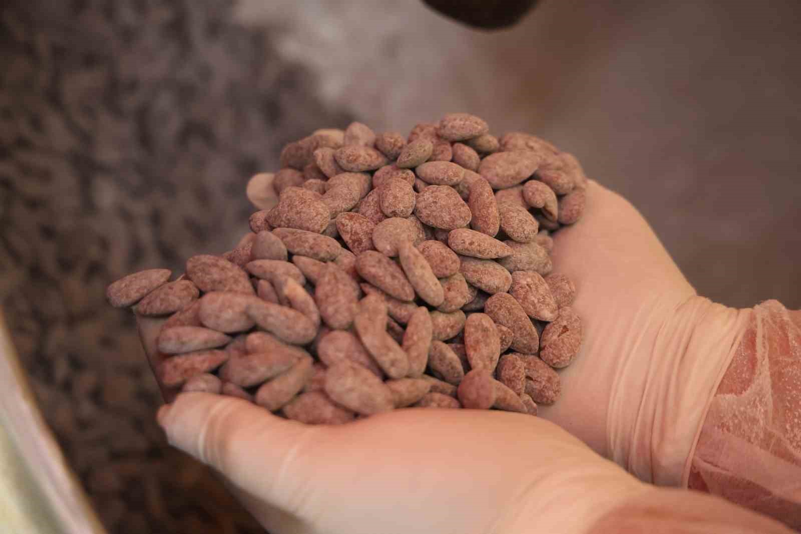 Ramazan soflarının vazgeçilmezi ’Badem Şekerine’ yoğun talep
