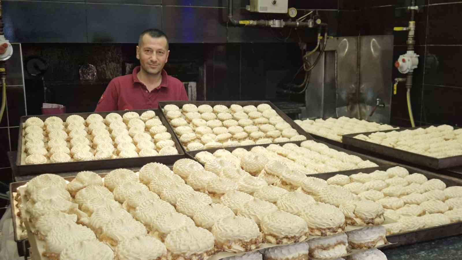 Ramazan sofralarının yıldızı: Atom tatlısı
Ramazan sofralarının yıldızı: Atom tatlısı