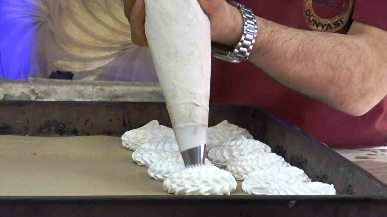 Ramazan sofralarının yıldızı: Atom tatlısı
Ramazan sofralarının yıldızı: Atom tatlısı