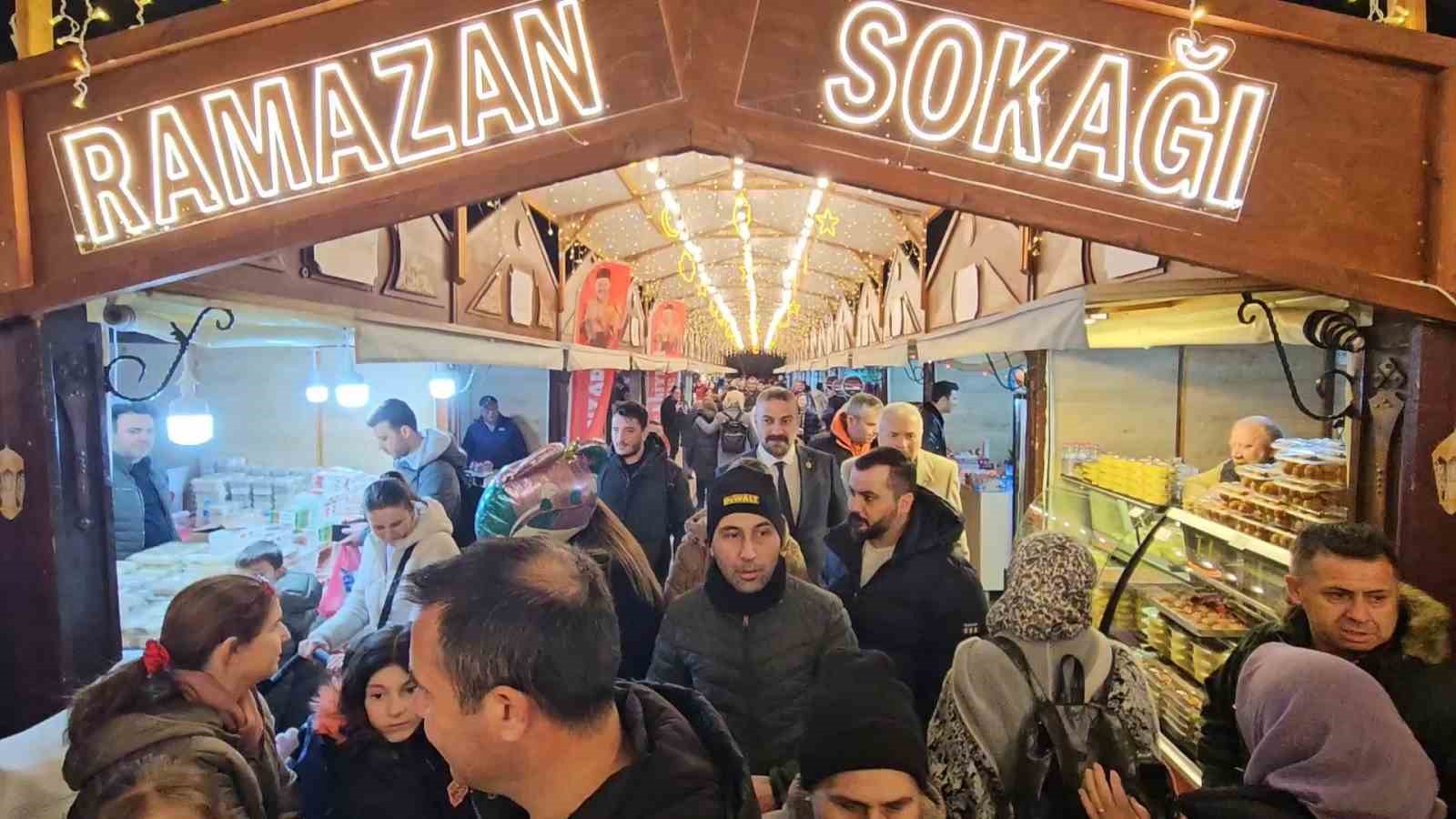 Ramazan Sokağı, Selimiye’nin gölgesinde kapılarını açtı
