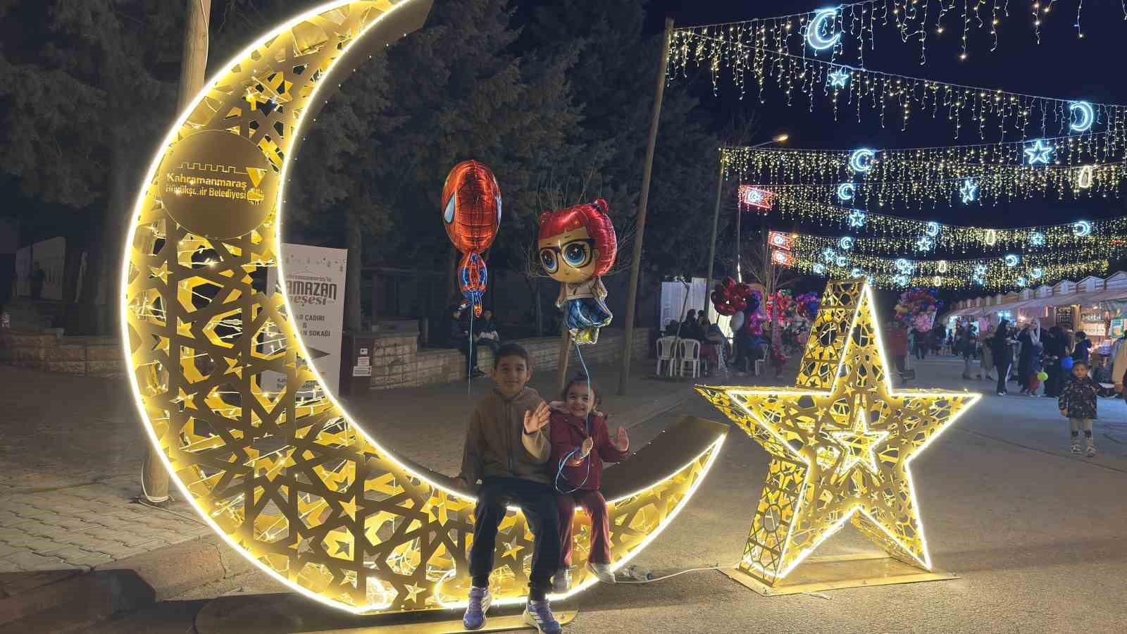 Ramazan Sokağı’nda akşamlar bir başka güzel
Ramazan Sokağı’nda akşamlar bir başka güzel