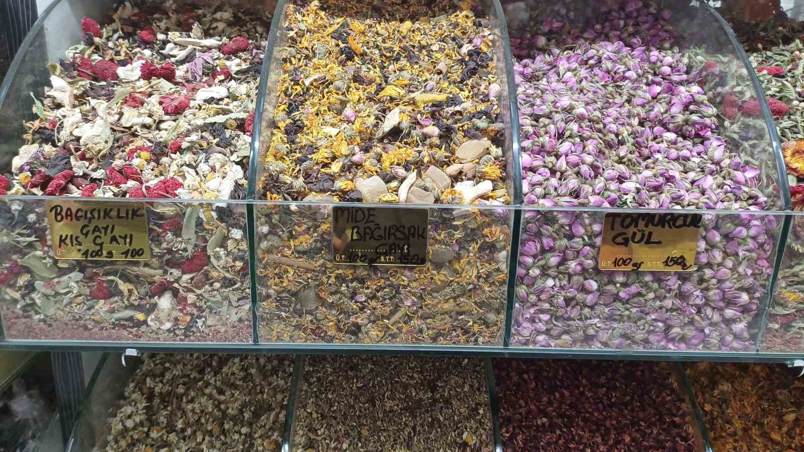 Ramazan’da hazımsızlığa demirhindi şerbeti
Ramazan’da hazımsızlığa demirhindi şerbeti