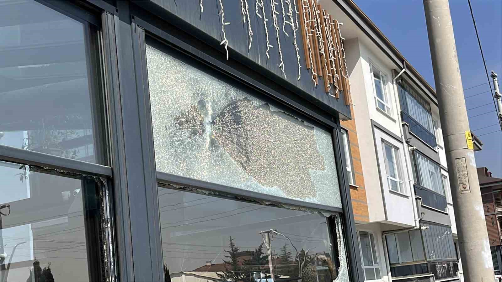 Ramazanda kapalı olan mekanın kurşunlanma anı kamerada
