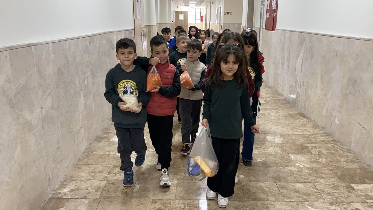 Ramazan’da minik öğrencilerden anlamlı destek
Ramazan’da minik öğrencilerden anlamlı destek