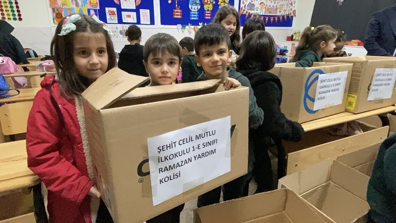 Ramazan’da minik öğrencilerden anlamlı destek
Ramazan’da minik öğrencilerden anlamlı destek