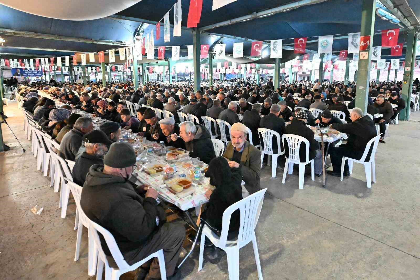 Ramazan’ın bereketi Demirci’de paylaşıldı
