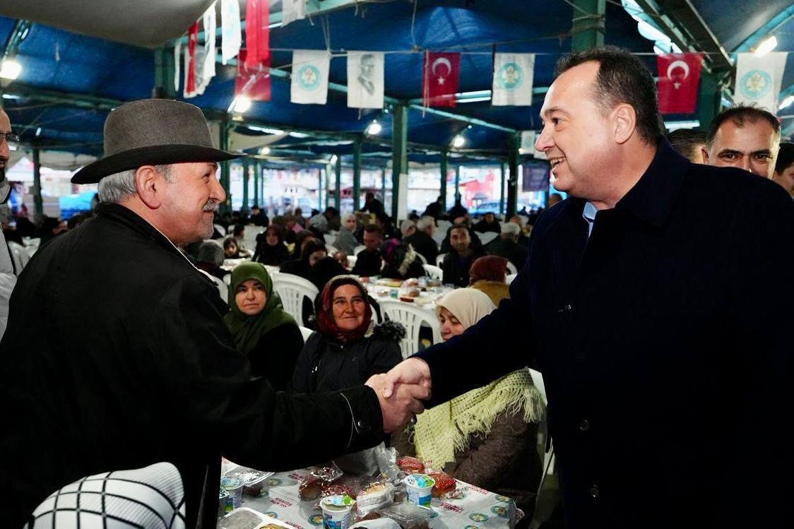 Ramazan’ın bereketi Demirci’de paylaşıldı
