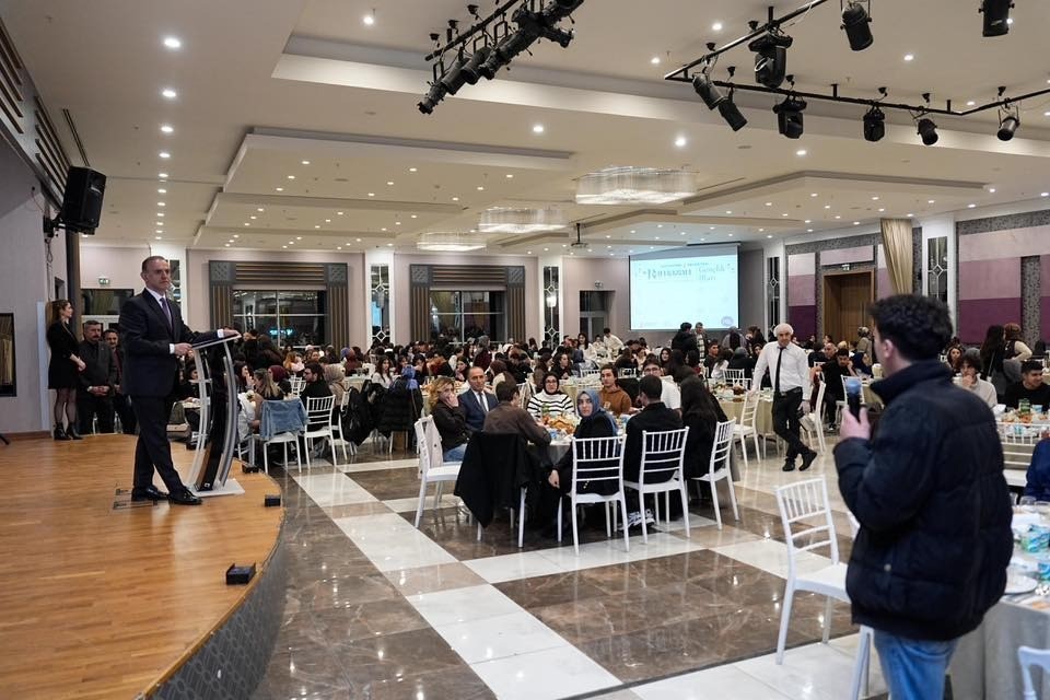 Ramazan’ın bereketi gençlerin enerjisiyle Sancaktepe’de paylaşıldı
