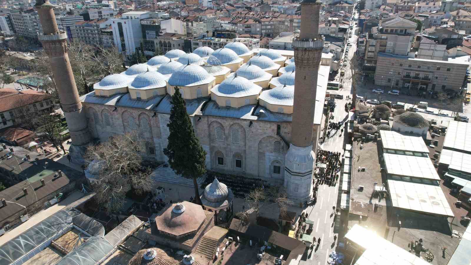 Ramazan’ın ilk Cuma’sı Ulucami doldu taştı
