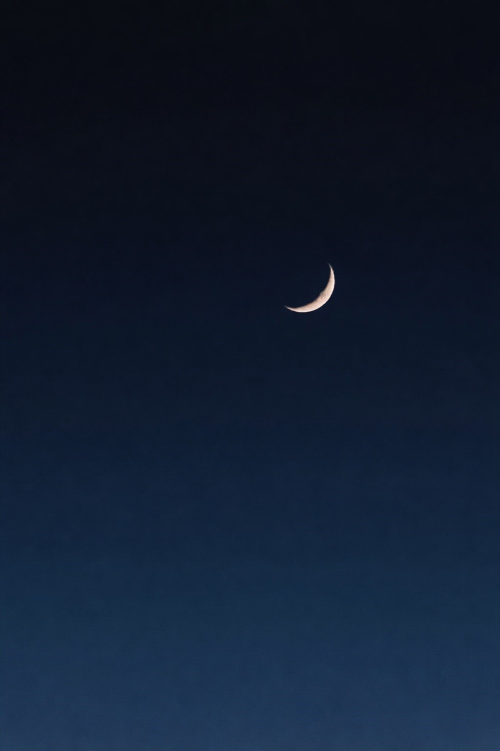 Ramazan’ın ilk iftarında Tekirdağ semalarında hilal güzelliği
