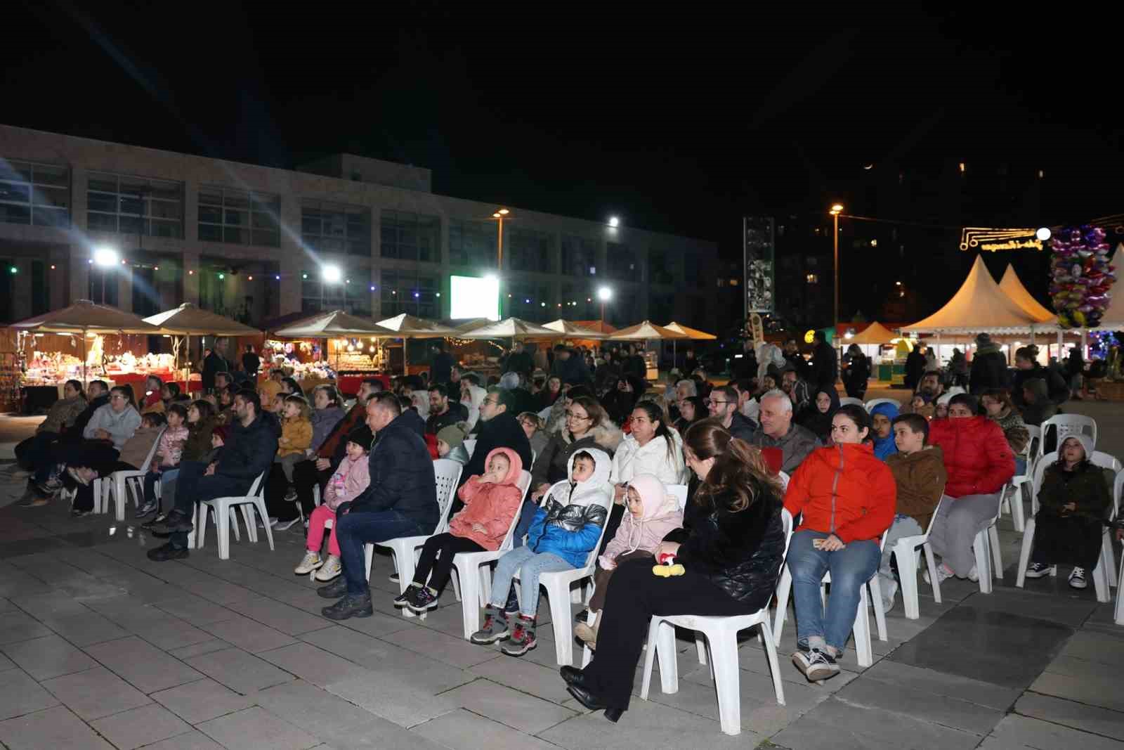 Ramazan’ın ruhu Nilüfer Ramazan Sokağı’nda yaşanıyor
Ramazan’ın ruhu Nilüfer Ramazan Sokağı’nda yaşanıyor