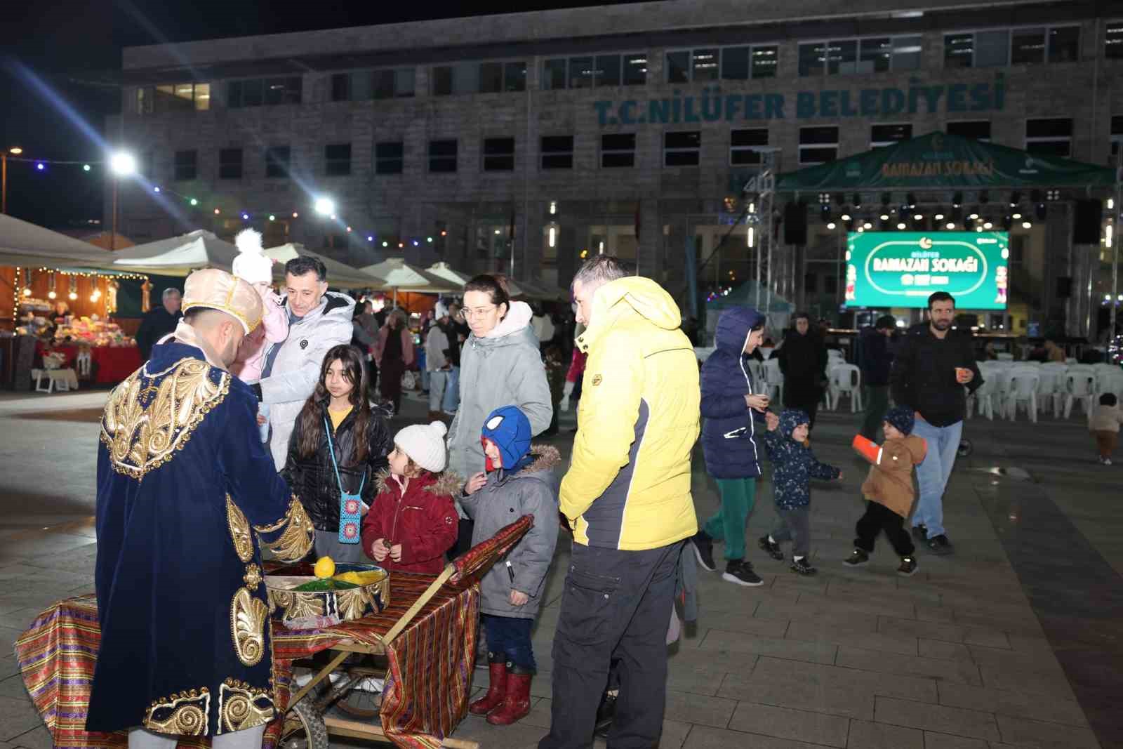 Ramazan’ın ruhu Nilüfer Ramazan Sokağı’nda yaşanıyor
Ramazan’ın ruhu Nilüfer Ramazan Sokağı’nda yaşanıyor