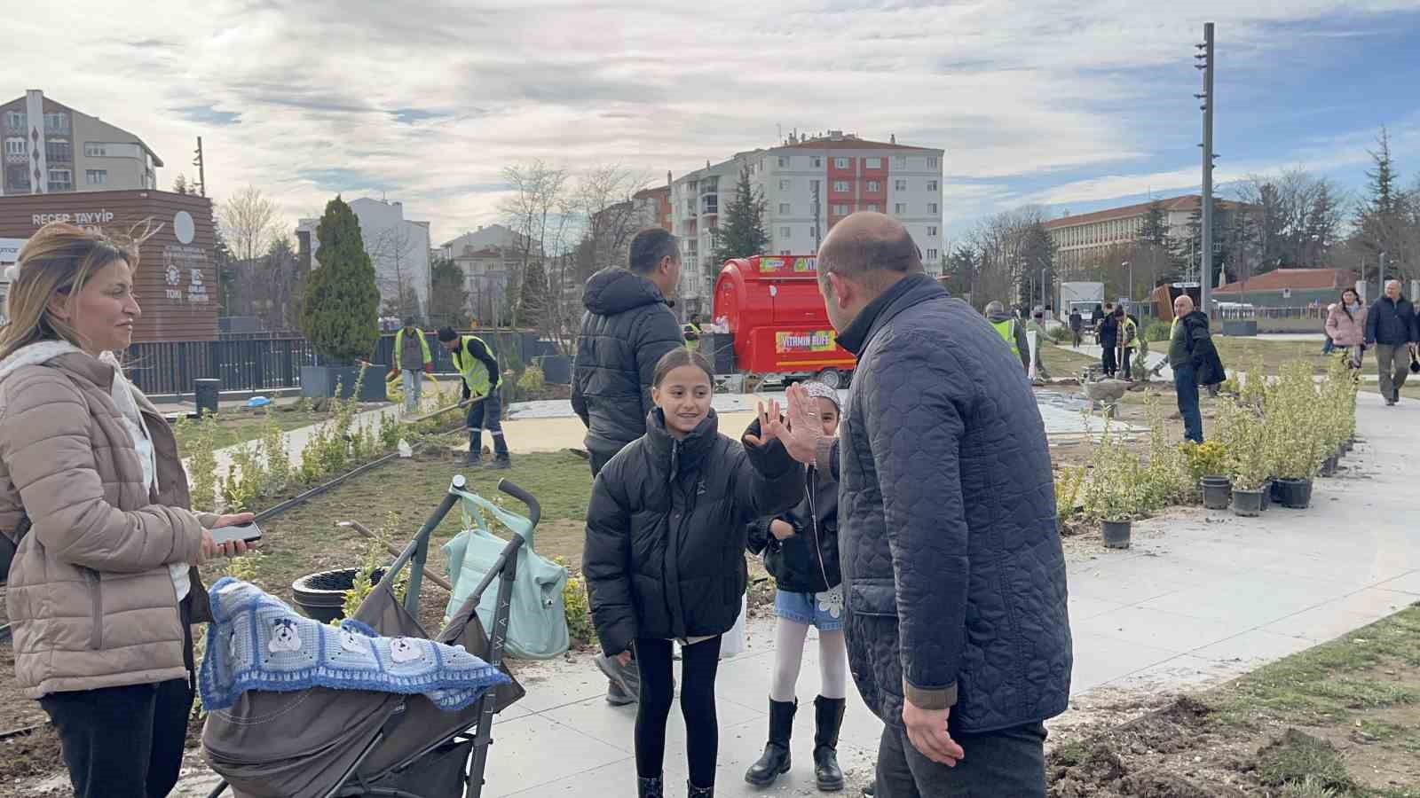 Recep Tayyip Erdoğan Millet Bahçesi’nde çalışmalarda sona gelindi
Recep Tayyip Erdoğan Millet Bahçesi’nde çalışmalarda sona gelindi