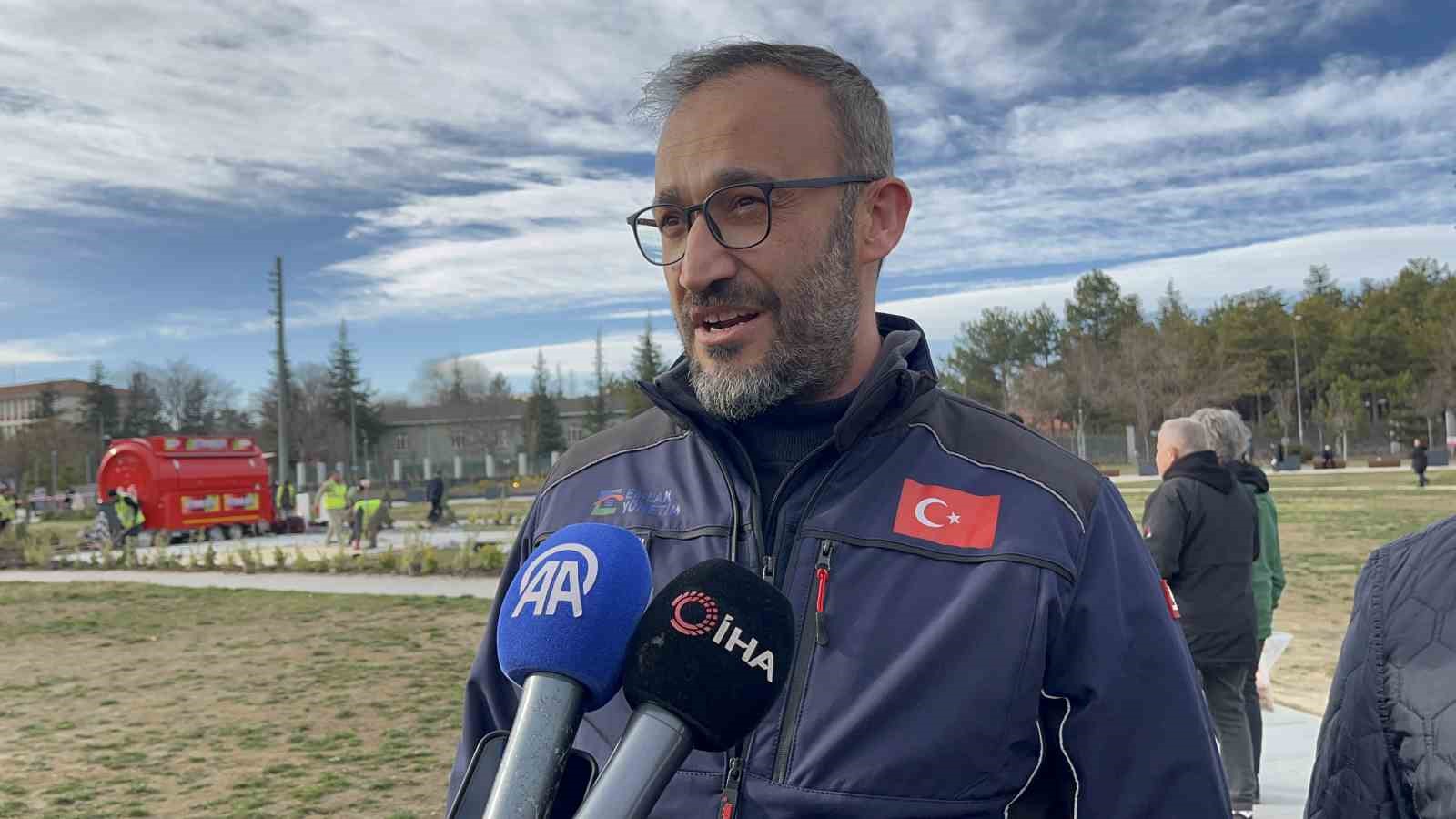 Recep Tayyip Erdoğan Millet Bahçesi’nde çalışmalarda sona gelindi
Recep Tayyip Erdoğan Millet Bahçesi’nde çalışmalarda sona gelindi