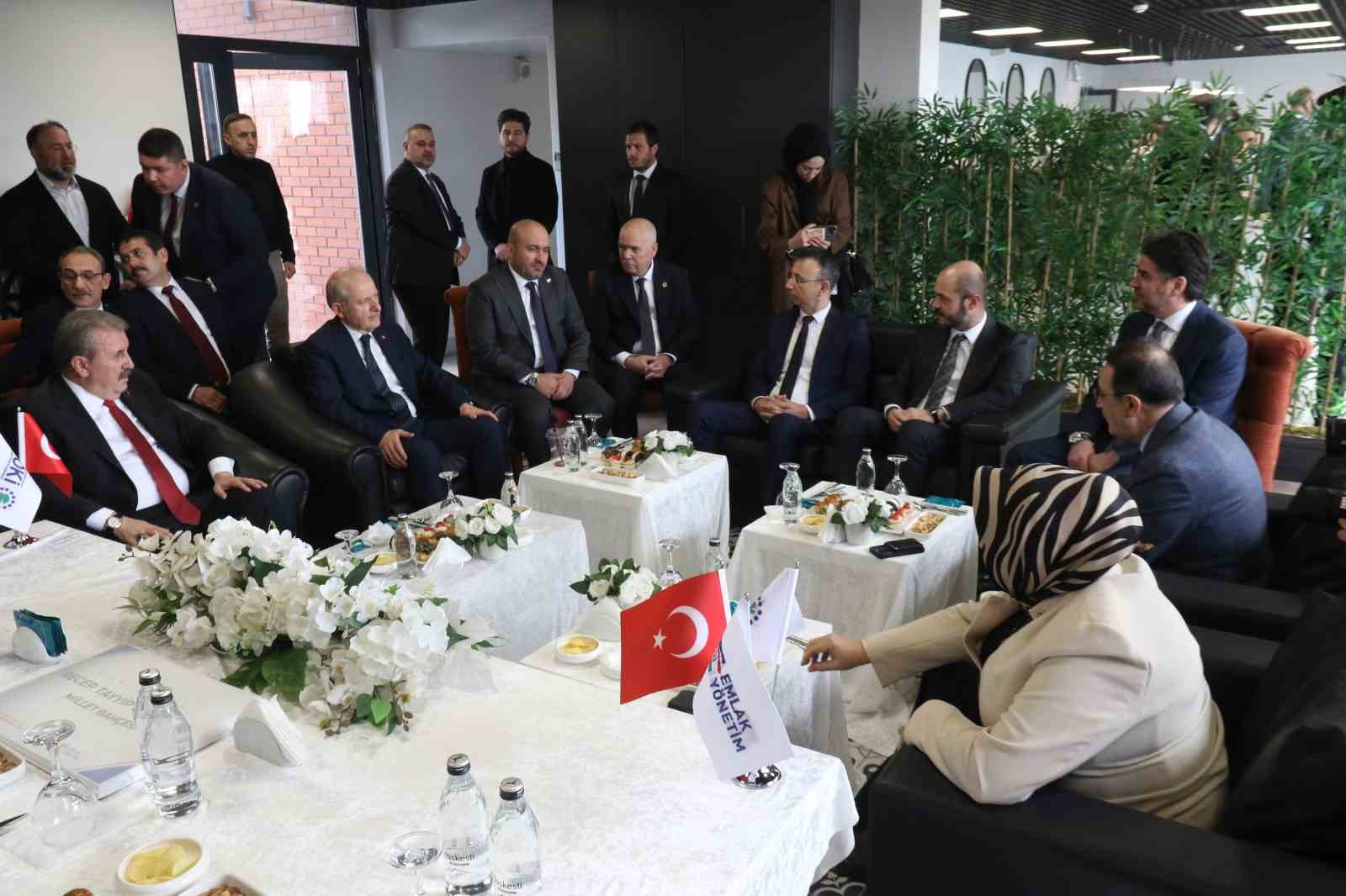 Recep Tayyip Erdoğan Millet Bahçesi’nin yeniden düzenlenmiş hali göz doldurdu
Recep Tayyip Erdoğan Millet Bahçesi’nin yeniden düzenlenmiş hali göz doldurdu