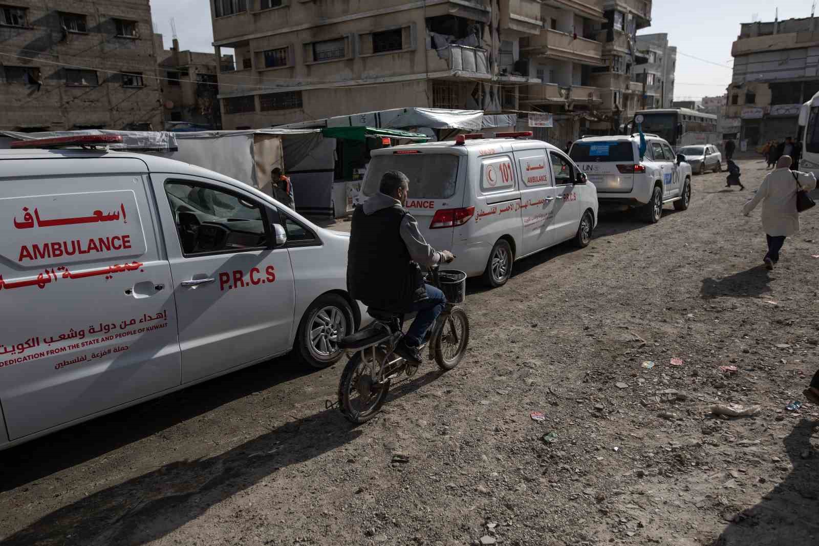 Refah’ın çift yönlü açılışının ilk gününde 12 kişi Mısır’a geçti

