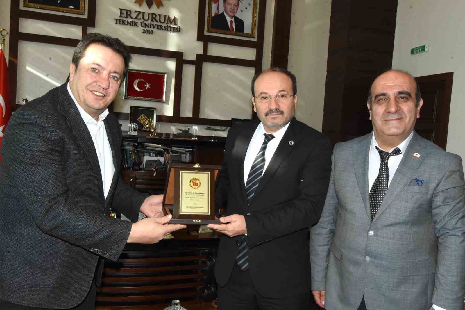 Rektör Çakmak, DAGC ve DGF yönetimini kabul etti
