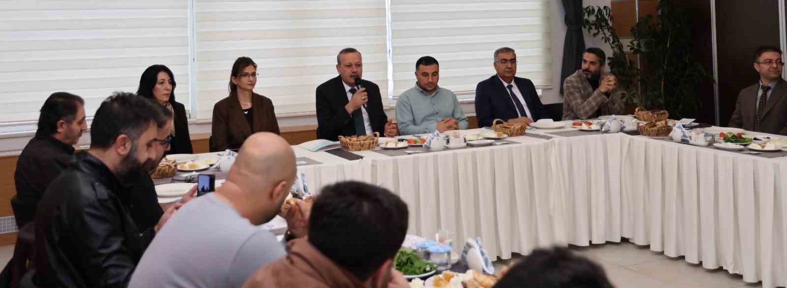 Rektör Elmastaş, Gazetecileri ağırladı
