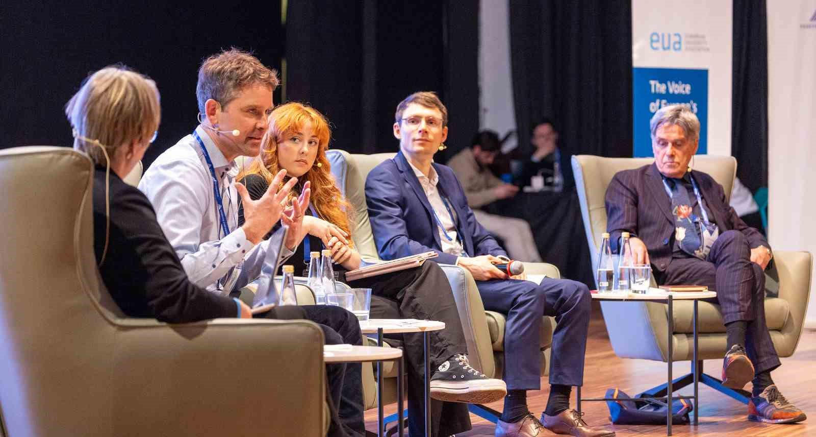 Rektör Hacımüftüoğlu, Avrupa Üniversiteler Birliği Konferansında stratejik anlaşmalara imza attı
