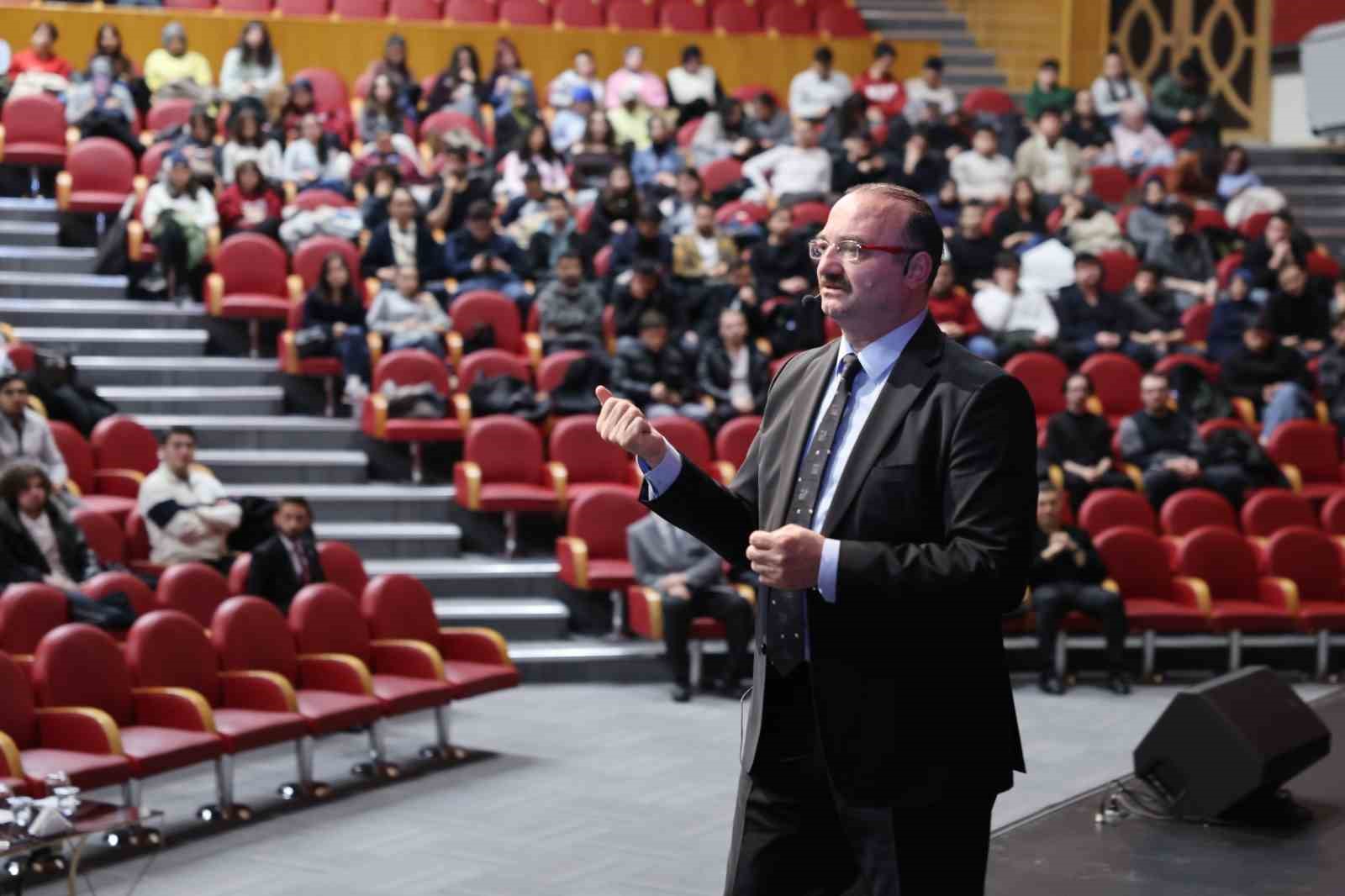 Rektör Hacımüftüoğlu, geleceğin hekimleriyle bir araya geldi
