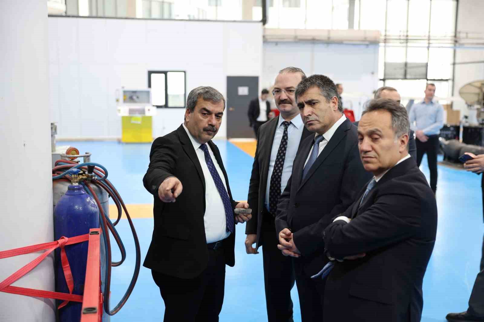 Rektör Hacımüftüoğlu, istişare toplantısına katıldı
