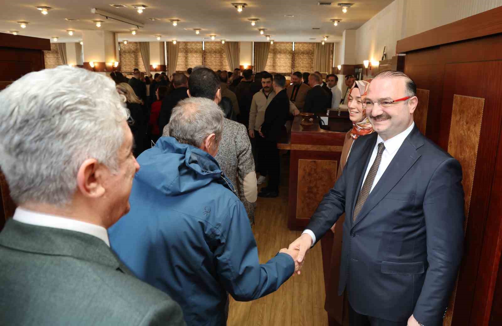 Rektör Hacımüftüoğlu, Üniversite ailesiyle bayramlaştı
