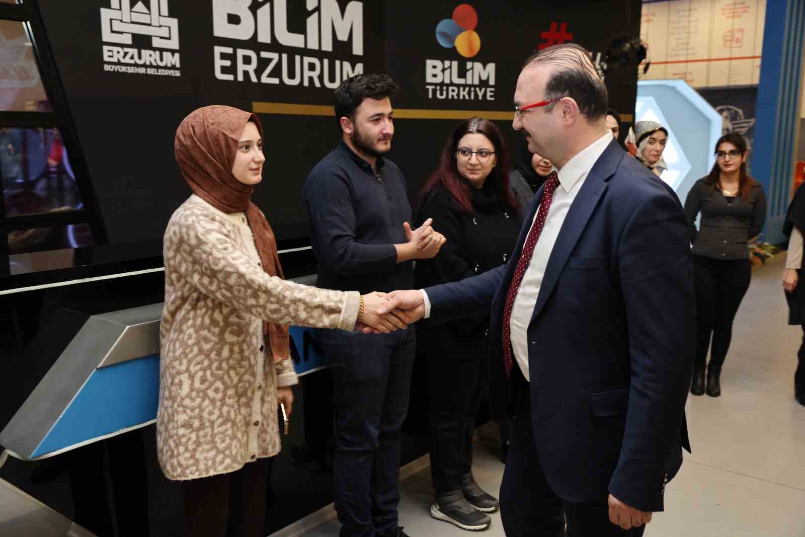 Rektör Hacımüftüoğlu’ndan Bilim Erzurum’a ziyaret: "Gelecek vizyonumuz gençlerimizin hayalleriyle güçleniyor"

