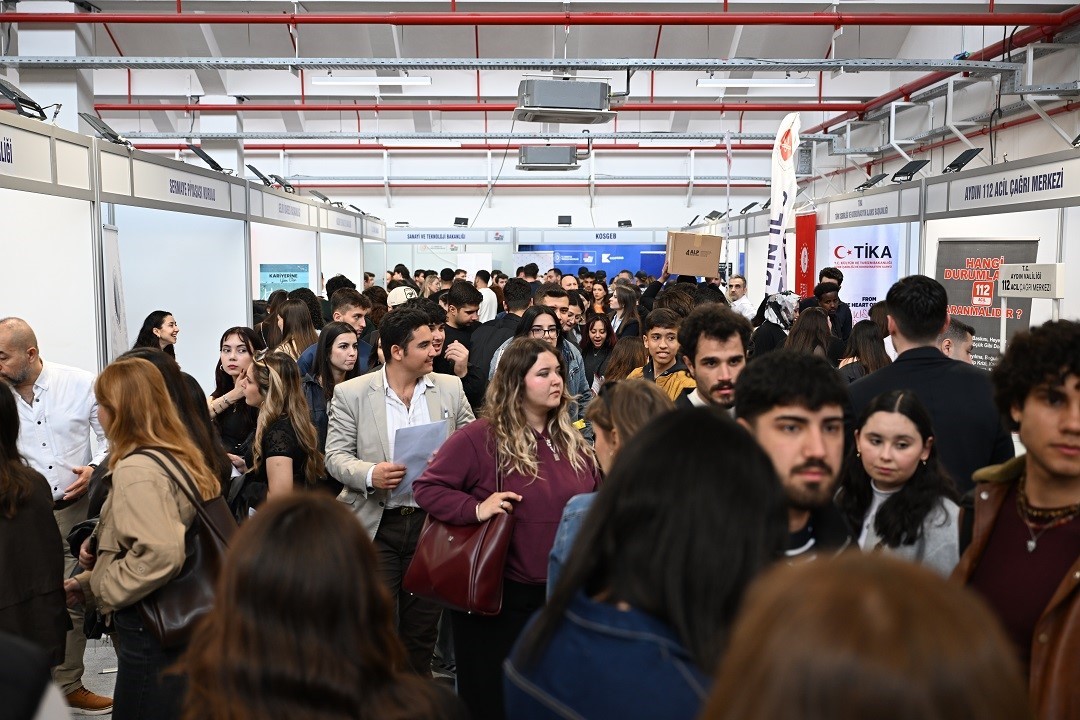 Rektör Kibar’dan gençlere kariyer vurgusu
