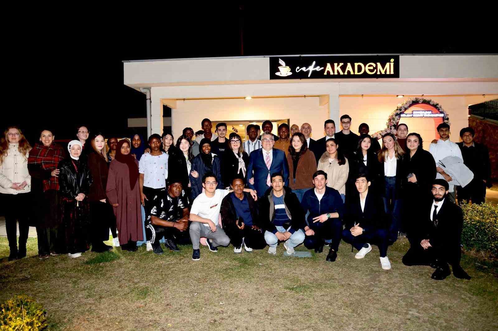 Rektör Özölçer uluslararası öğrencilerle iftar sofrasında buluştu
