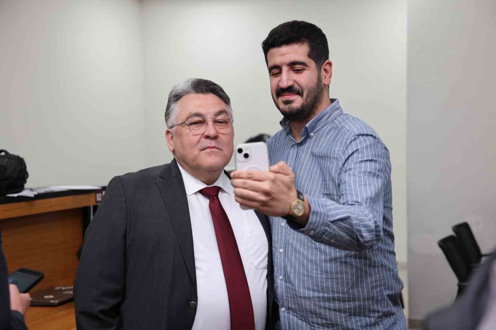 Rektör Özölçer’den final haftasında öğrencilere moral ziyareti
