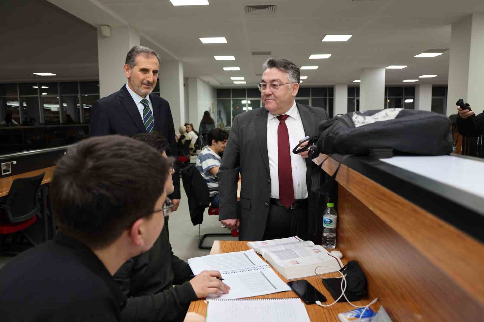 Rektör Özölçer’den final haftasında öğrencilere moral ziyareti
