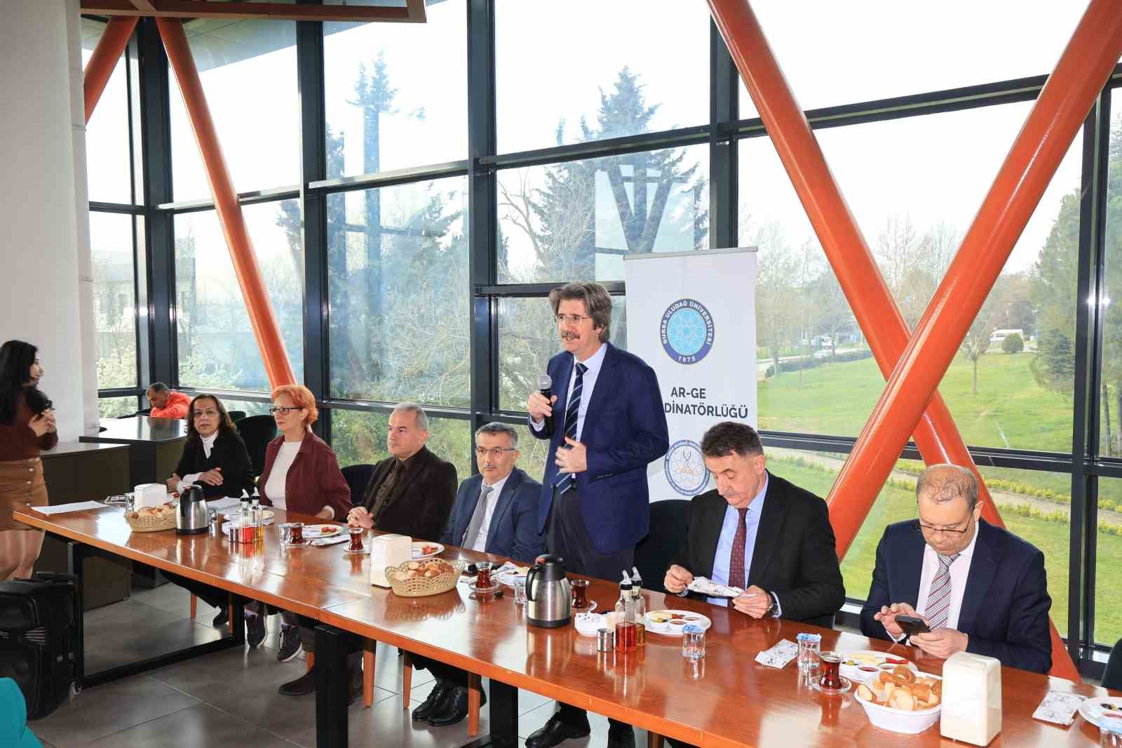 Rektör Yılmaz, başarılı akademisyenlerle bir araya gelmeye devam ediyor
