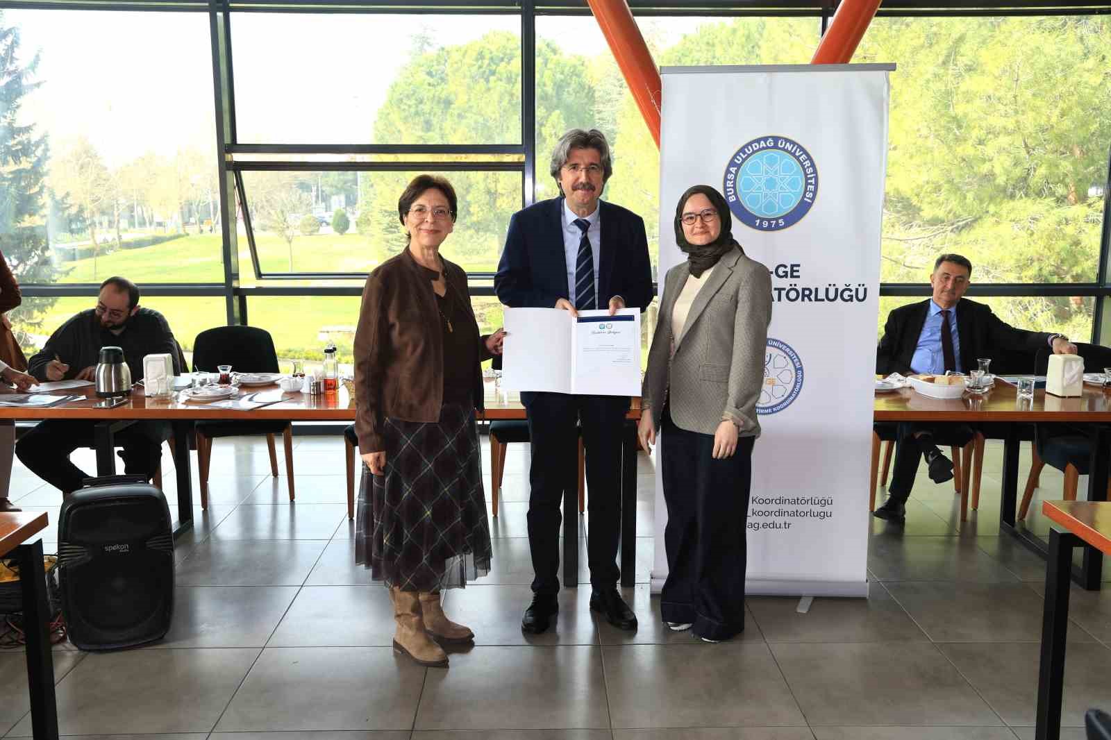 Rektör Yılmaz, başarılı akademisyenlerle bir araya gelmeye devam ediyor
