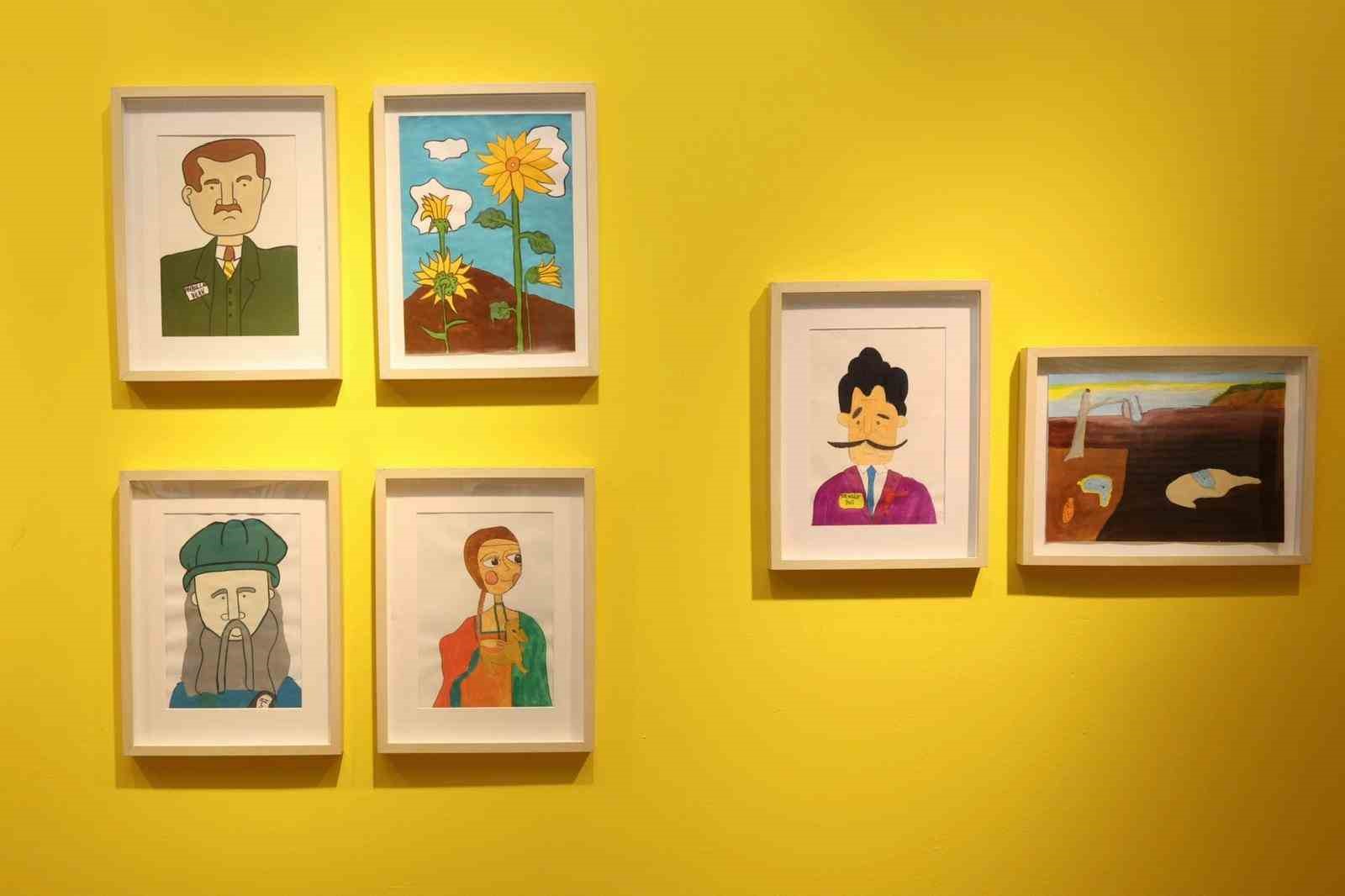 Renklerin diliyle farkındalık: Ayşegül’ün sergisi büyük ilgi gördü
