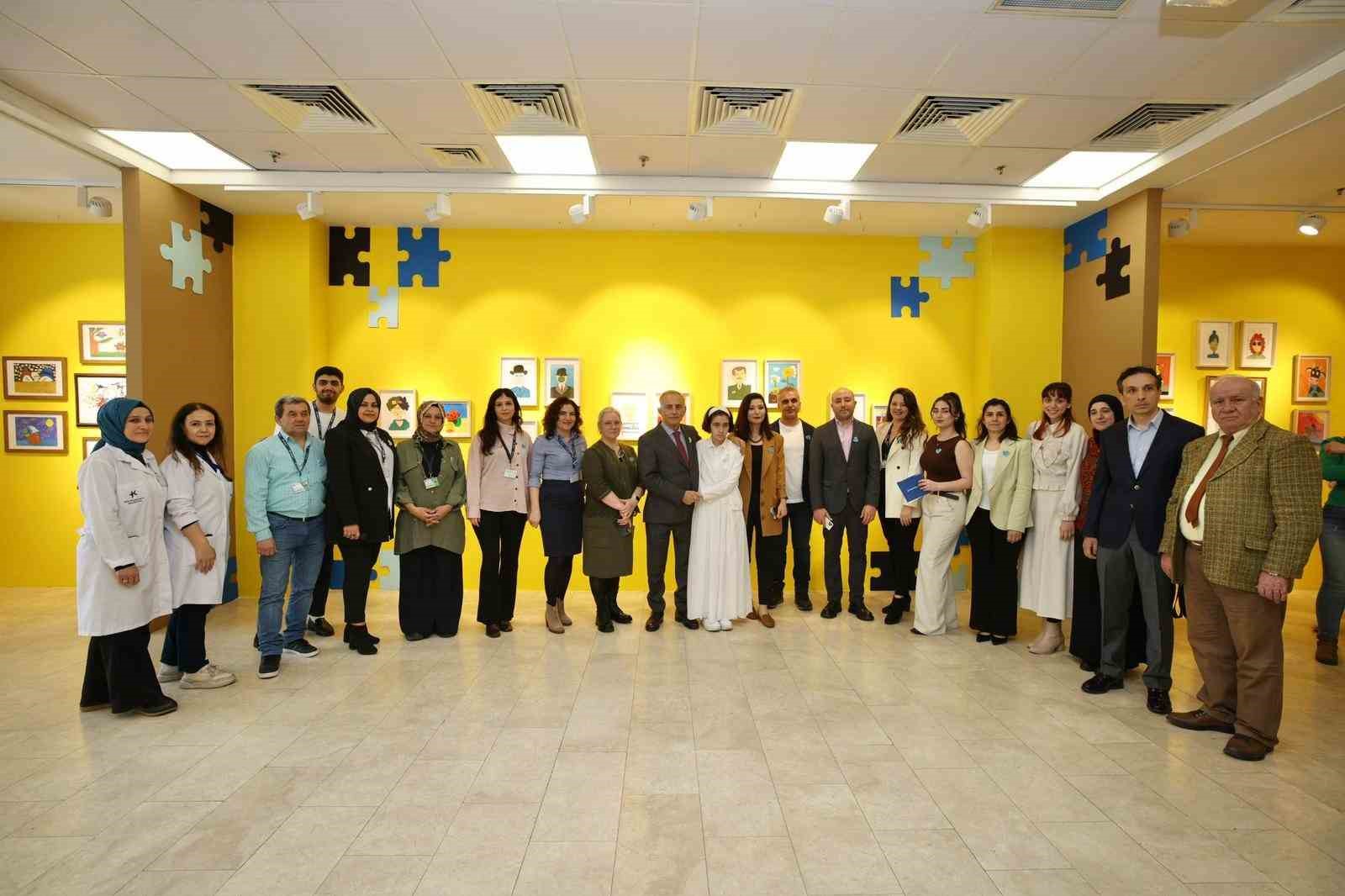 Renklerin diliyle farkındalık: Ayşegül’ün sergisi büyük ilgi gördü
